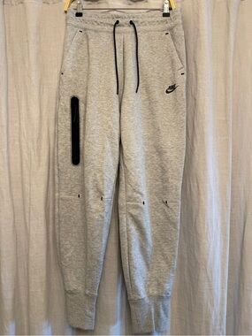 Nike Tech Fleece Grey Tapered Joggers Sweatpants Size M Like New